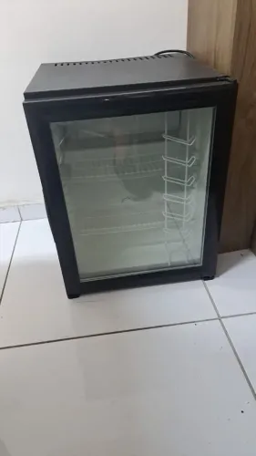 Adega de vinho não está esfriando