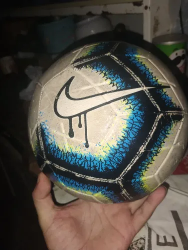 Vendo uma bola da Nike comebol copa América Brasil 2019