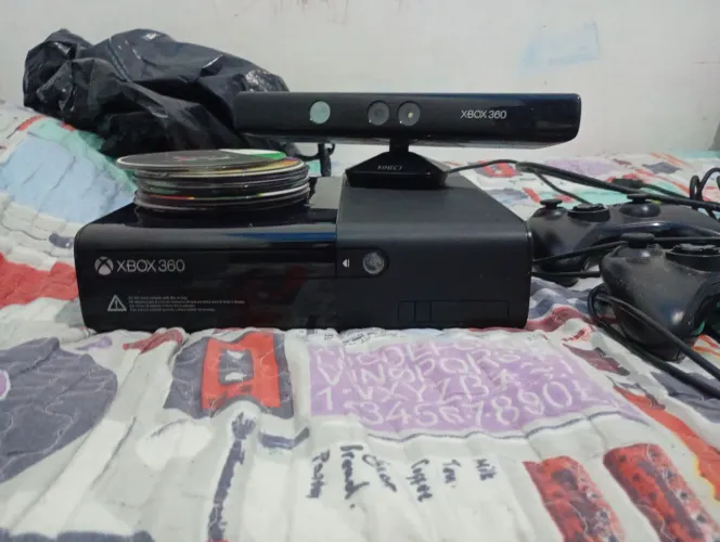 Xbox 360 Super Slim usado (aceito trocas)
