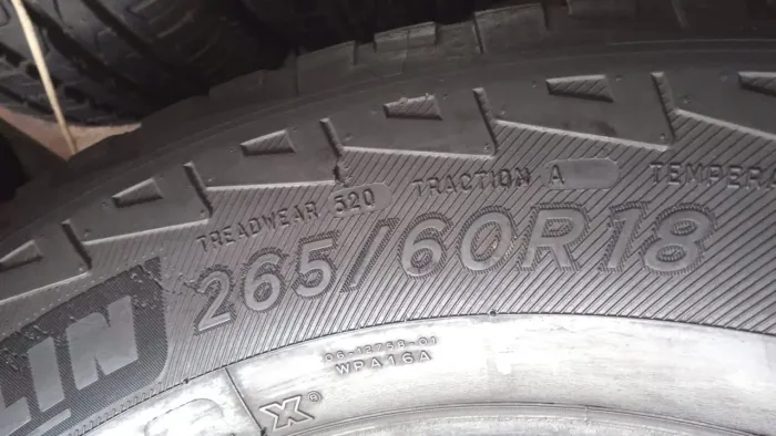 Pneus 265 /60. R18 ótima qualidade