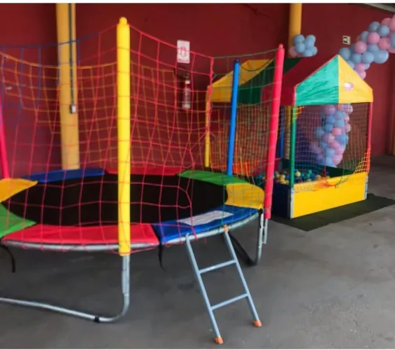 Aluguel de pula pula e outros brinquedos