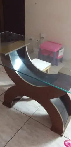 Mesa de vidro de 6 cadeiras sem a cadeira