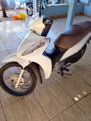 Honda biz 110 2022 branco R$:12.000