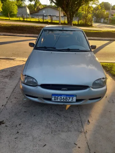 Ford Escort GL 1.6 MPI 2001
