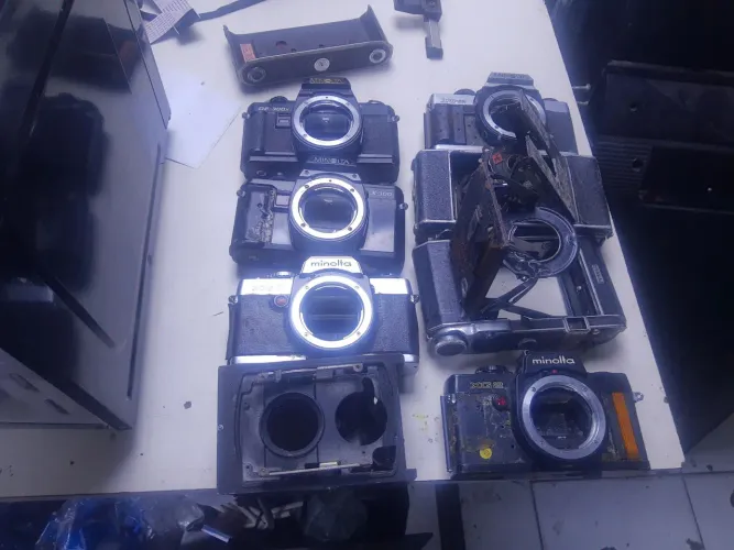 Máquina fotográfica sucata pra reposição