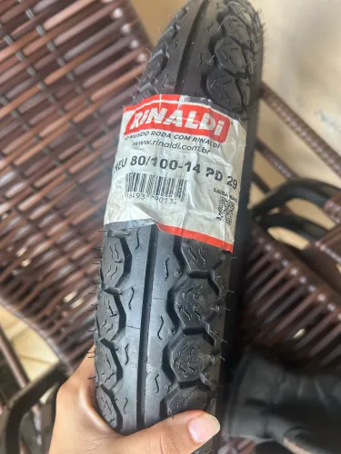 Vendo pneu biz traseiro RINALDI. NOVO