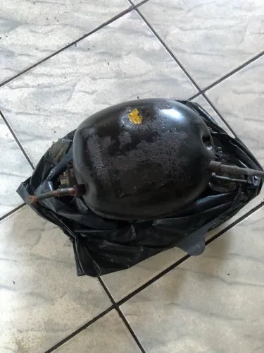 Motor de geladeira semi-novo 