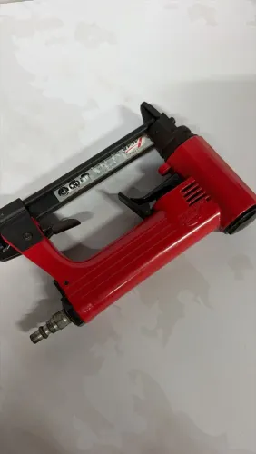 Grampeador pneumático