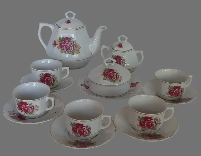 Conjunto de porcelana Monte Alegre