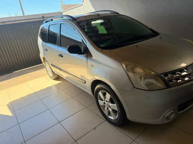 Nissan Livina Grand S 1.8 16V Flex Fuel Mec. 2012