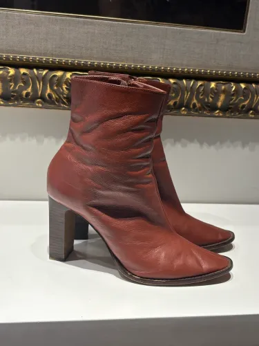 Bota uza shoes