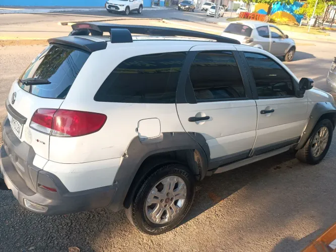 Fiat Palio Weekend Adventure Locker 1.8 Flex 2010