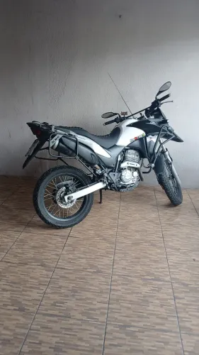 Xre 300 2015 Rs 15.900