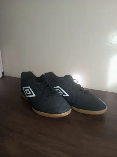 Vende-se chuteira de futsal