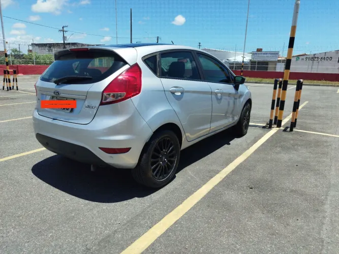 Ford Fiesta SEL 1.6 16V Flex Mec. 5P 2017