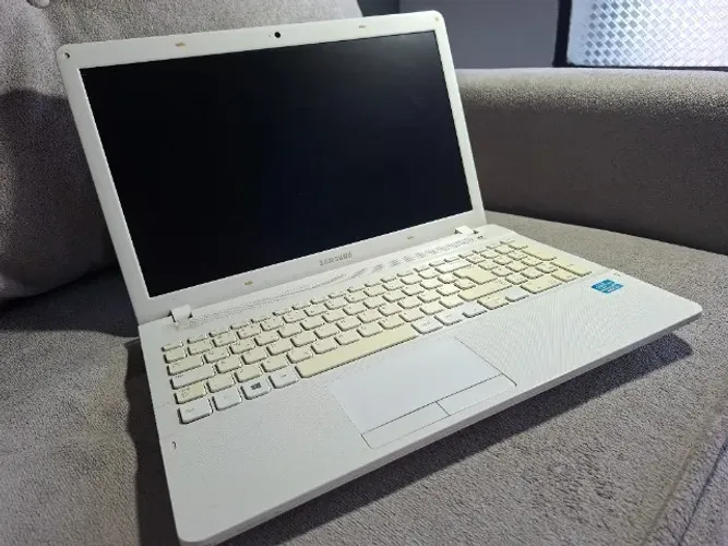 Notebook Samsung NP270E5G-KD26R - Core i5 (2ª geração). Leia todo o anúncio