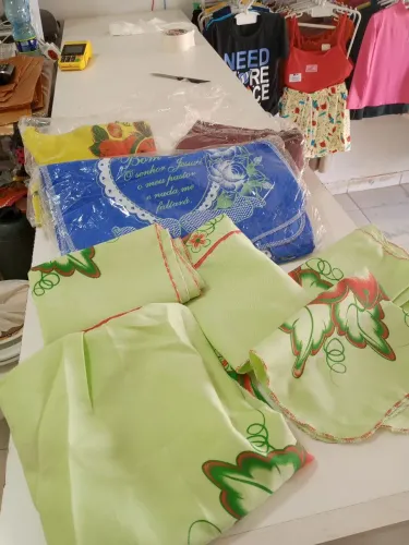 Roupas novas na etqta