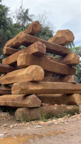 PEDRA VULCÂNICA MONOLÍTICA PARA PAISAGISMO 