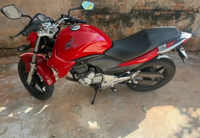 CB 300R esportiva