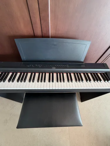 Piano Yamaha P-121 + Estante Original + Banqueta