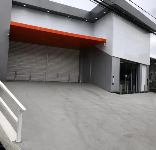 Espaço Comercial para LOCAÇÃO em Colombo + Ponto + Fachada Nova - Todo Reformado