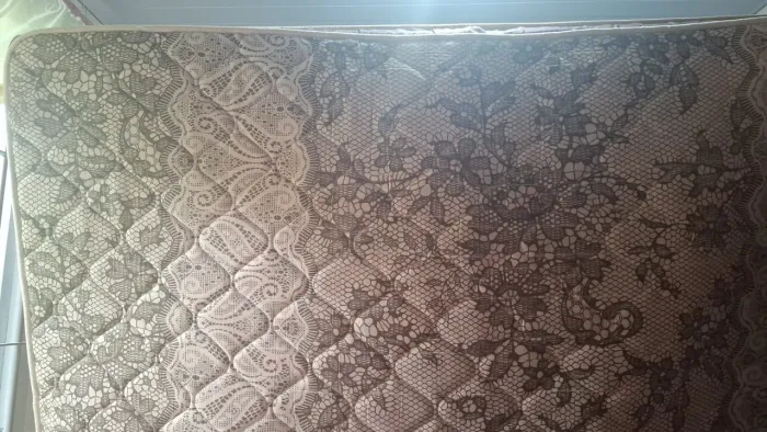 colchão de casal medindo 1.38 por 1.88 em bom estado