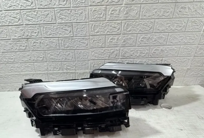 Par farol Jeep commander 2021/2025 original sem recuperação