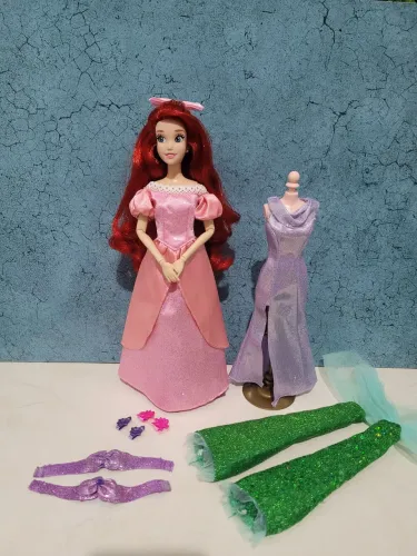 Boneca Ariel vestido rosa com roupas extras - LER DESCRIÇÃO