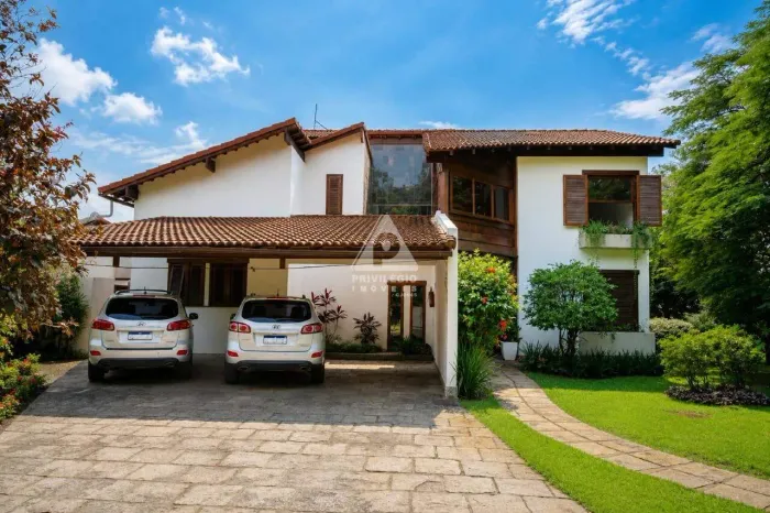 CASA DE LUXO CONDOMINIO AROUCA BARRA DA TIJUCA