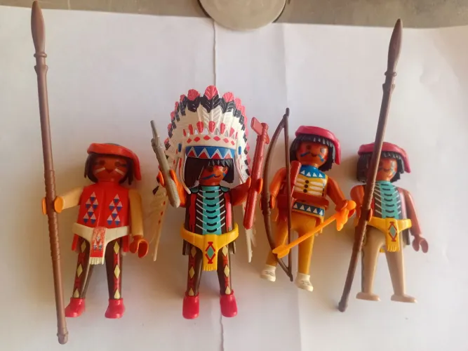 Playmobil Chefe Apache e Guerreiros Indigenas