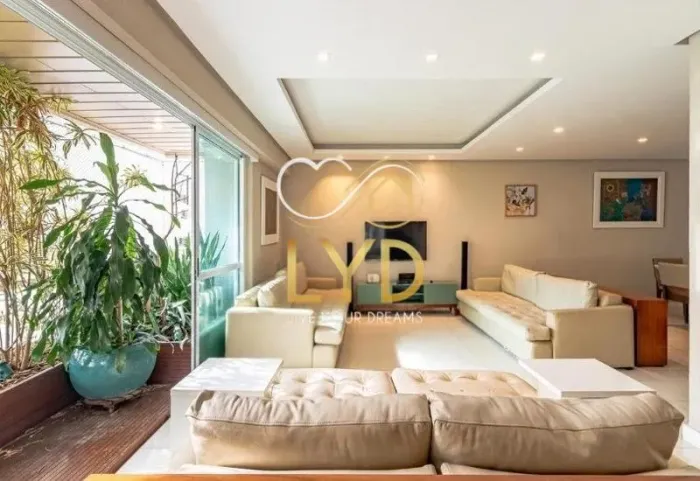 Seu próximo endereço no Jardim Botânico: decoração refinada e porteira fechada. É entrar e