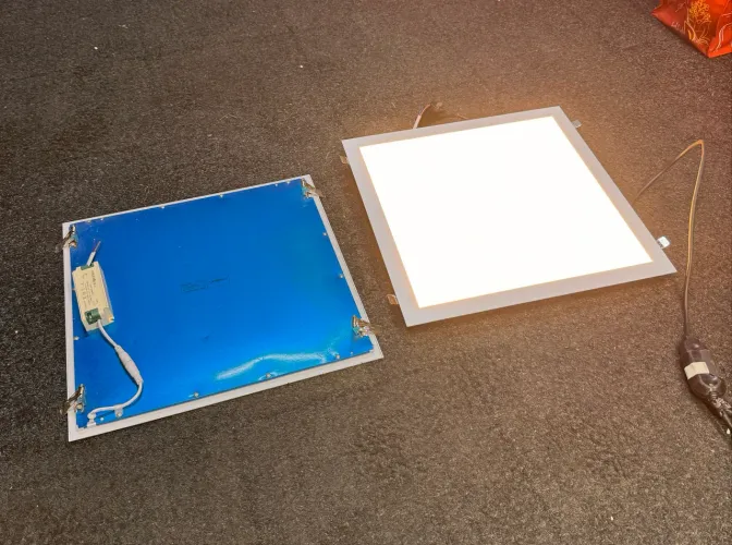 Painel de embutir 40x40 3000k Cristallux