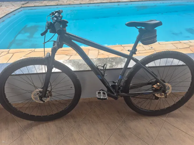 Caloi Explorer Comp grafite com rodas aro 29