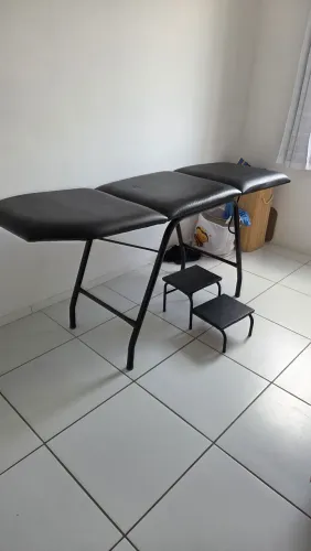 Maca de estética, preta e em bom estado!