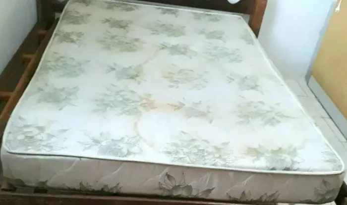 Colchão de casal para doação