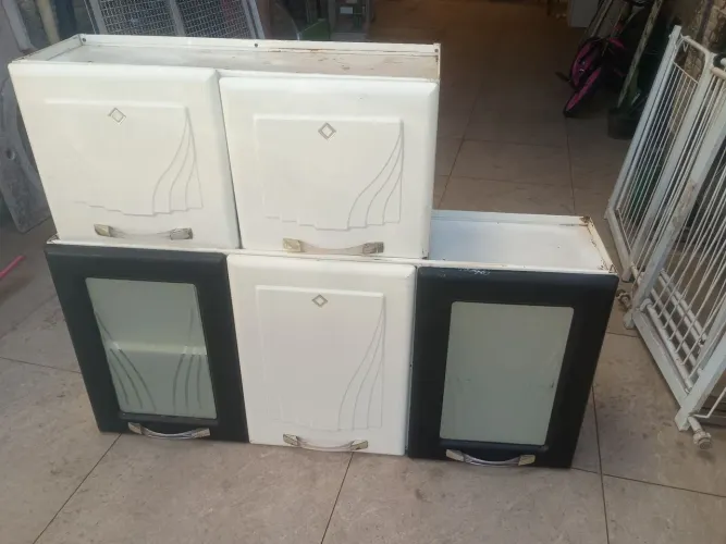 2 Armários de aço aéreo por 330$