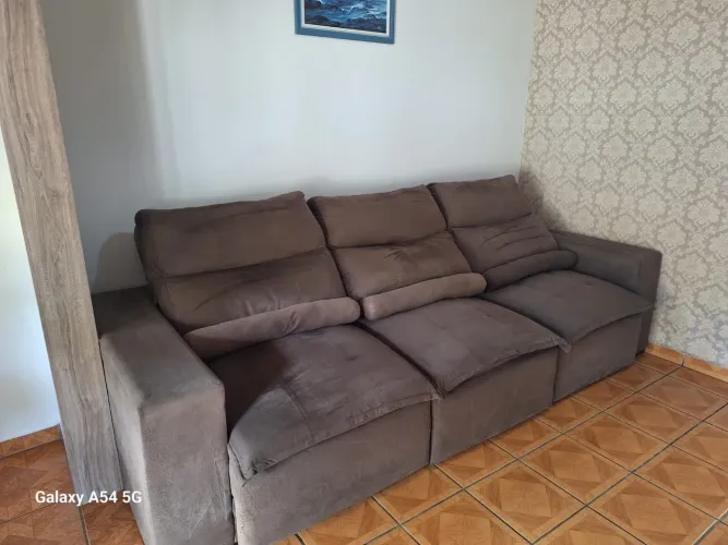 Sofá marrom de 3 lugares, 2.80 de largura
