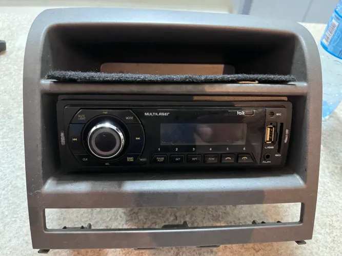 Painel Fiat Strada com Rádio