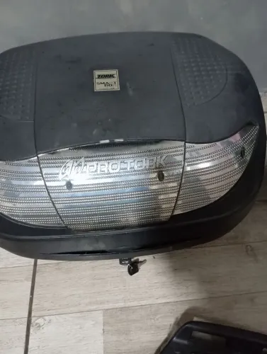 Vendo caixa baú para moto