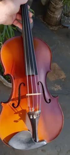 Viola de arco tamanho 42