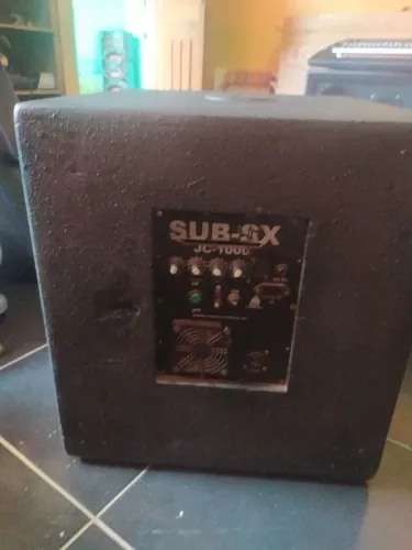 Sub 18 ativo SoundBox 800 RMS ,usado mais funcionando perfeitamente