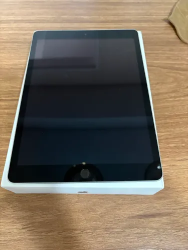 iPad 9geraçao 64gb (pouco usado e sem marca de uso)