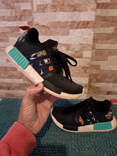 Tênis Adidas, Original! Tamanho 34. Bem conservado! Feminino!