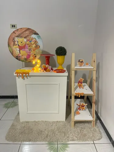 Aluguel de kit festa na mesa 70,00 reais do tema: Ursinho Pooh