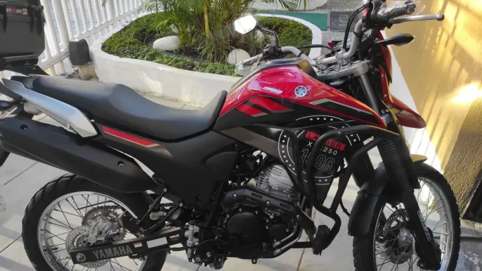Motocicleta Impecável!!! Lander 250