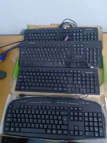 Lote de 4 teclados para computador e PC , teclado sem uso na caixa