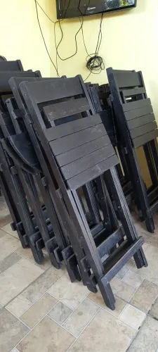 Vendo jogo de mesa bistrô com 2 cadeiras