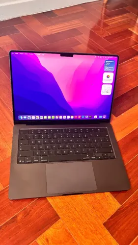 Macbook Pro 14" Apple M5 Pro Chip Com 15 Núcleos Cpu E 16 Núcleos Gpu 24GB 1TB SSD - Preto