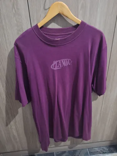 camiseta plano c roxa