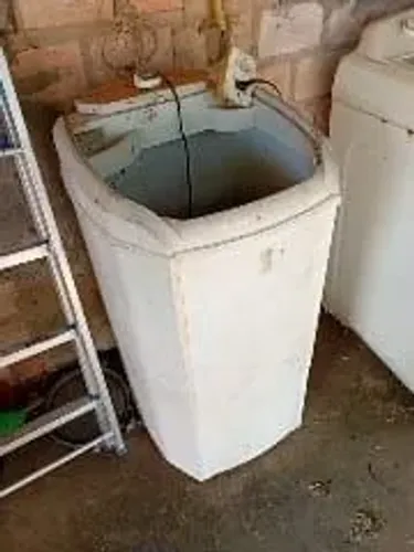 Vendo um tanquinho por 100 reais